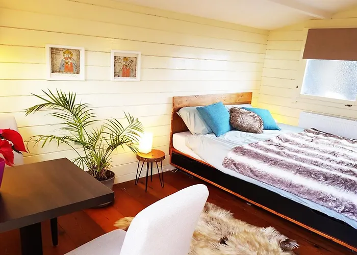 Lior Bed & Breakfast 3*